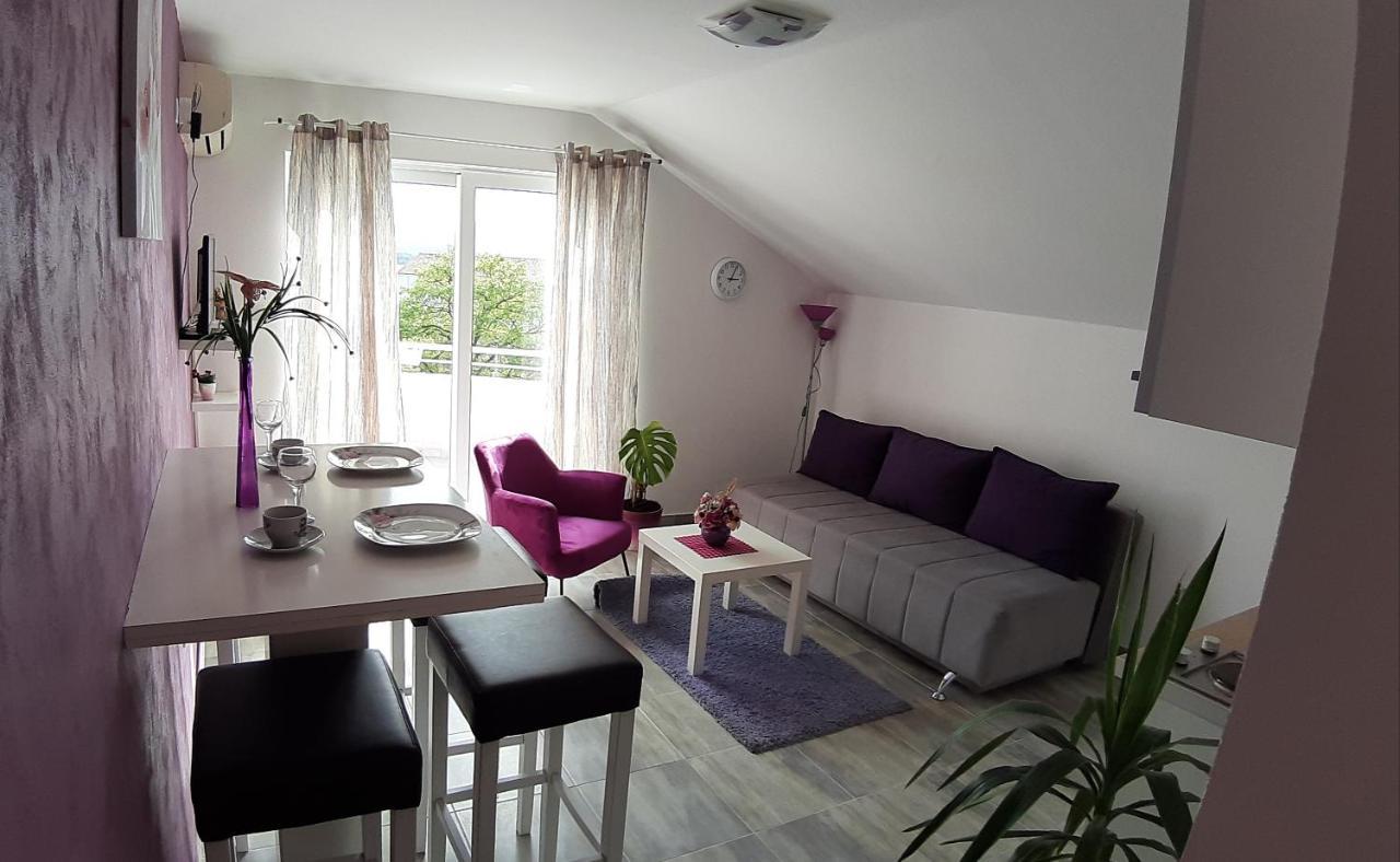 טיווט Apartments Kuc מראה חיצוני תמונה