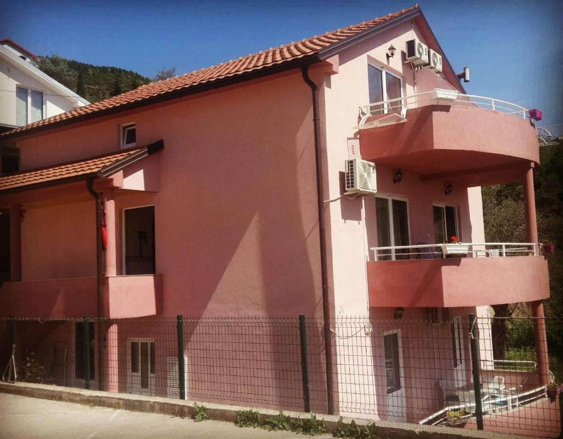 טיווט Apartments Kuc מראה חיצוני תמונה